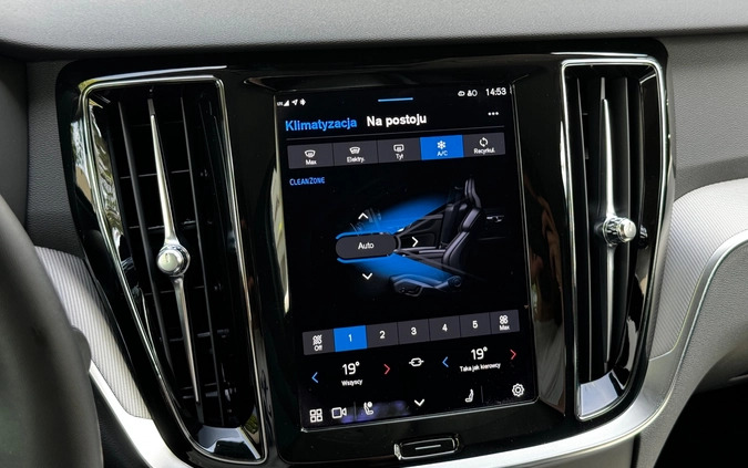 Volvo V60 cena 149800 przebieg: 17000, rok produkcji 2022 z Warszawa małe 562